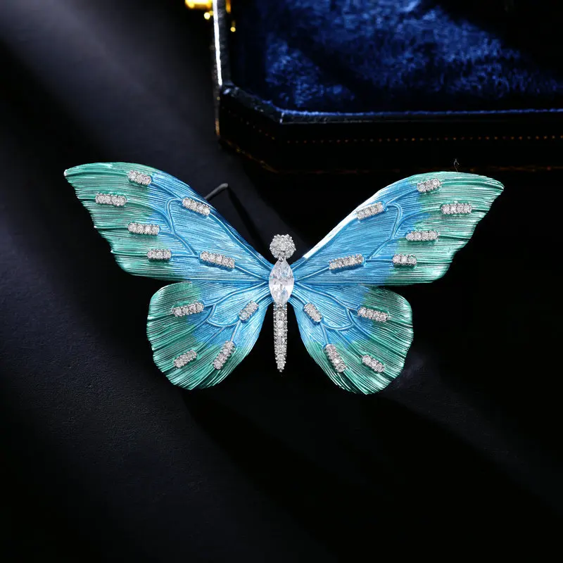

High-end design sense, niche gradient butterfly brooch, enamel glaze, exquisite women's coat accessory