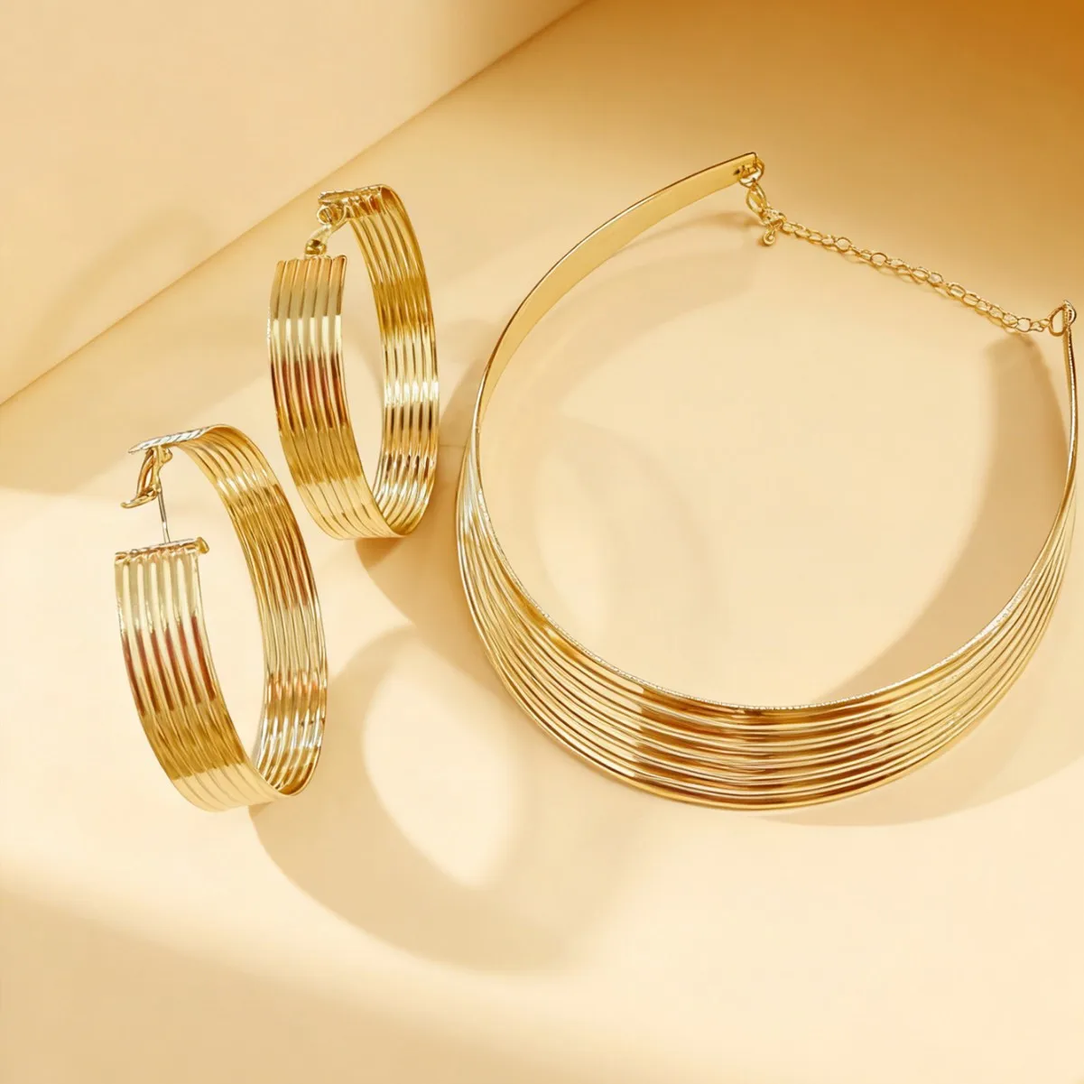 Metal round ring multi-layer earrings, collars, European and American niche style, advanced technology, fashion