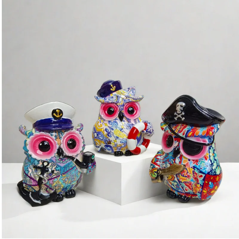 

2pcs Resin Owl Figurines Vintage Animals Statue Pirates Owl Ornaments for Living Room Cabinet Decor Home Accessories