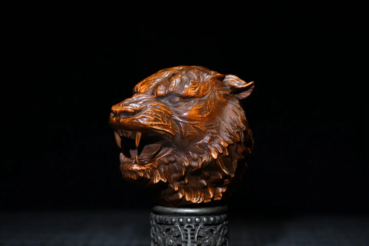 Vintage Chinese Boxwood Carving Exquisite Wolf Head Statue Home Decor Wooden Art