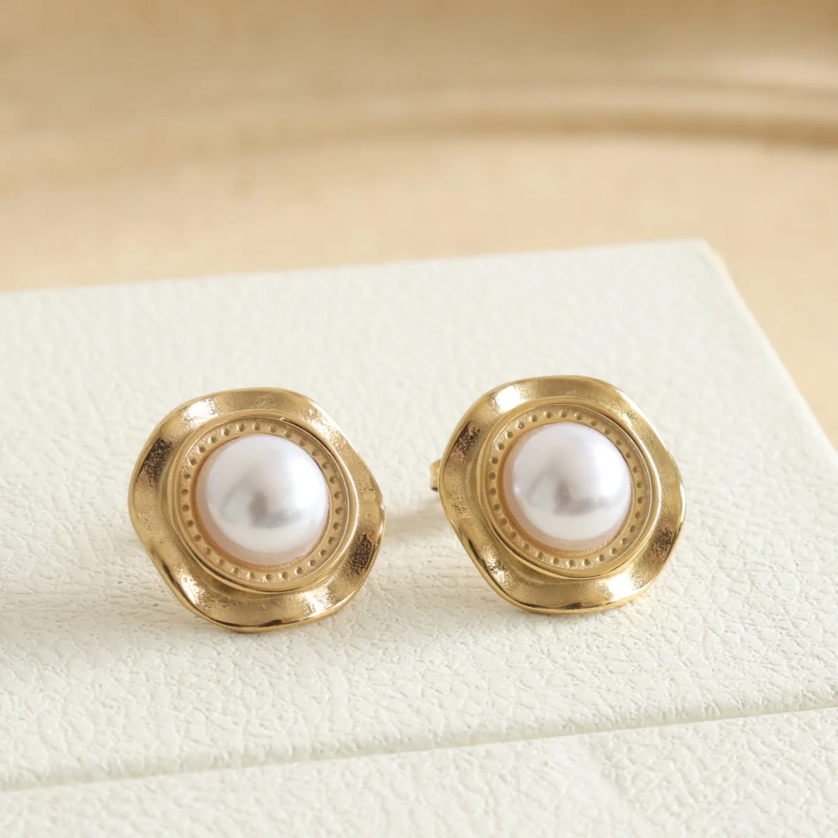 Luxury Round Ruffle Edge Pearl Stud Earrings Gold Plated Sweet Style Fashion Jewelry For Women