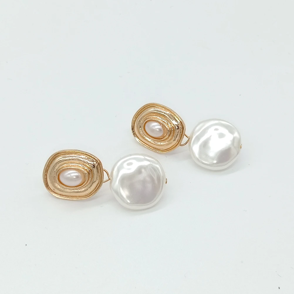 

Luxury Pearl Earrings Dangle Earbob Golden Stud Eardrop Lightweight Durable Women Fashionable Unique Jewelry Decor Gift Idea