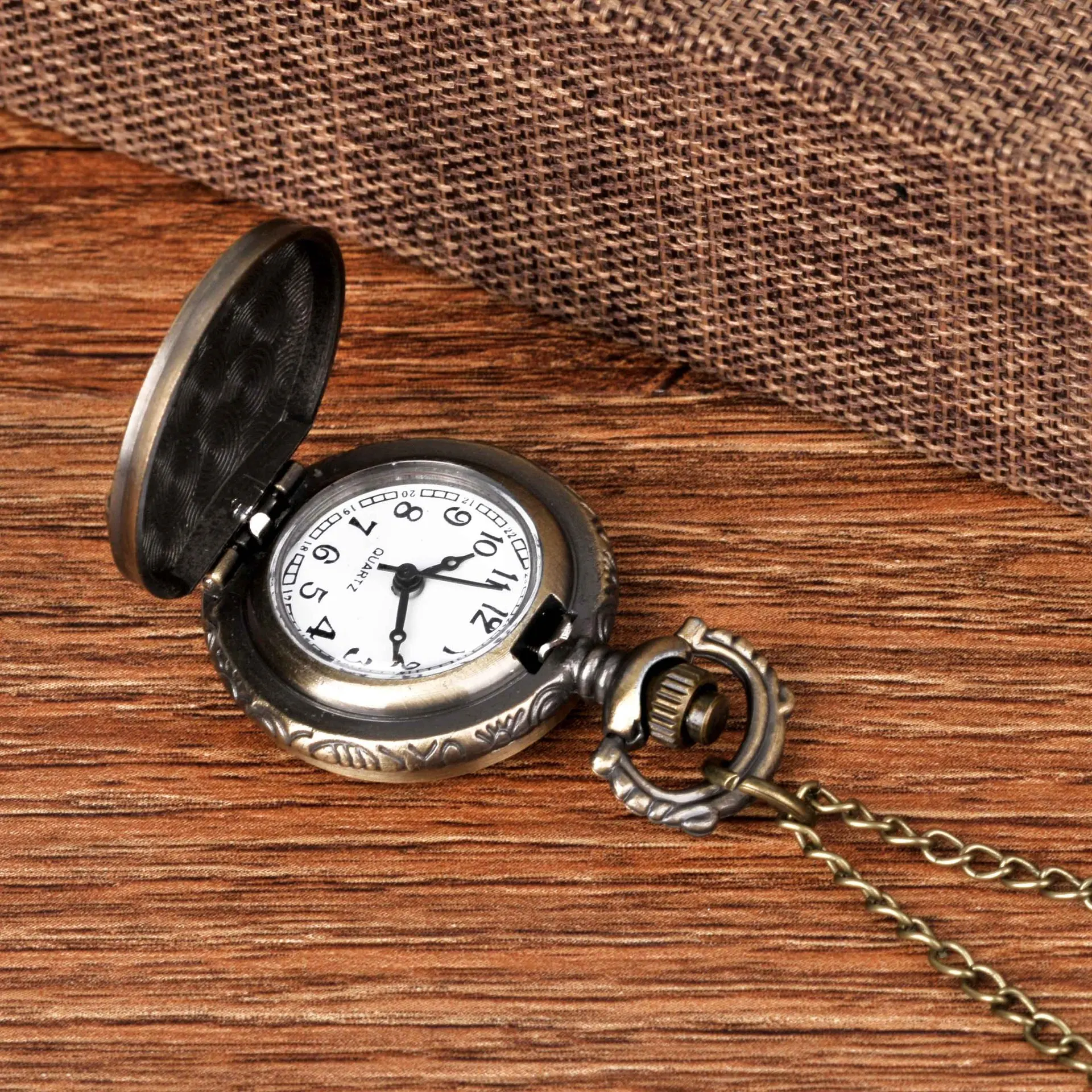 Vintage USSR Soviet Badges Sickle Hammer Pocket Watch Necklace Bronze Pendant Chain Quartz Clock Fashion Emblem Women Men Gift