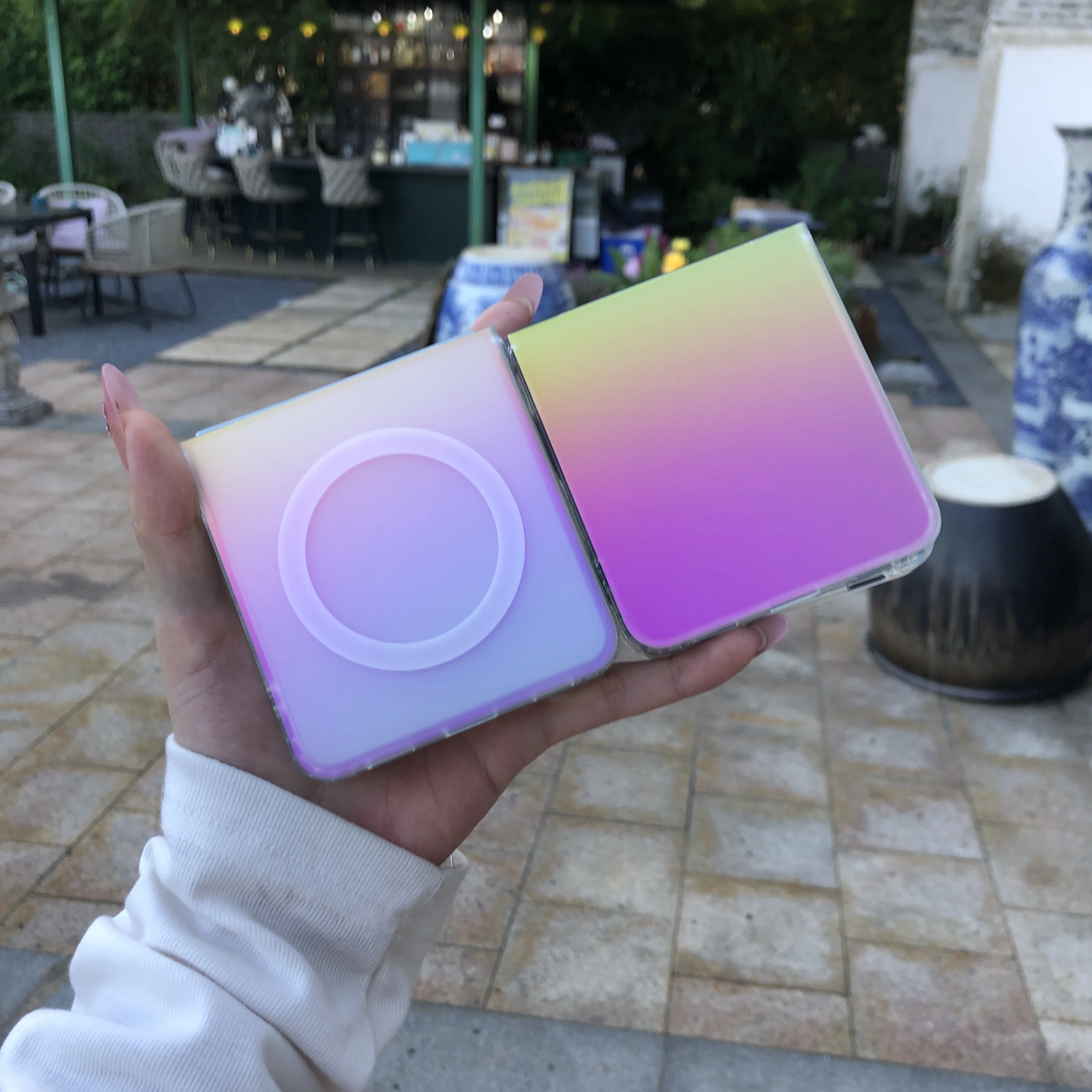 

Чехол для мобильного телефона Samsung Z Flip 7 с цветным покрытием радужного дизайна, подходит для девочек и мальчиков на Z Flip 6/5, защищает корпус.