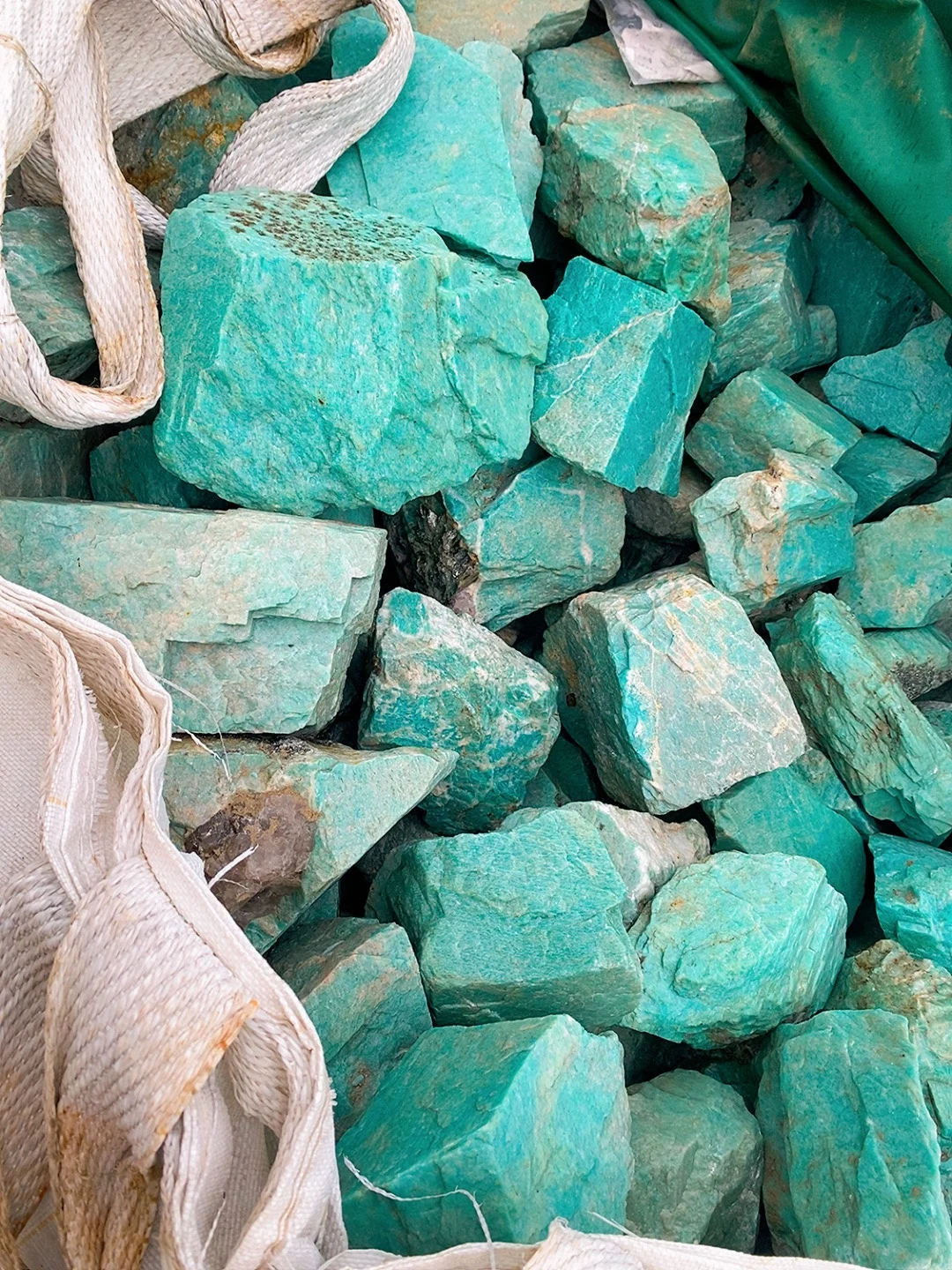 Natural Tianhe Stone Rough Amazonite Stone Material Crystal For Making Bracelet Pendant Room Home Decoration Stone Crystal