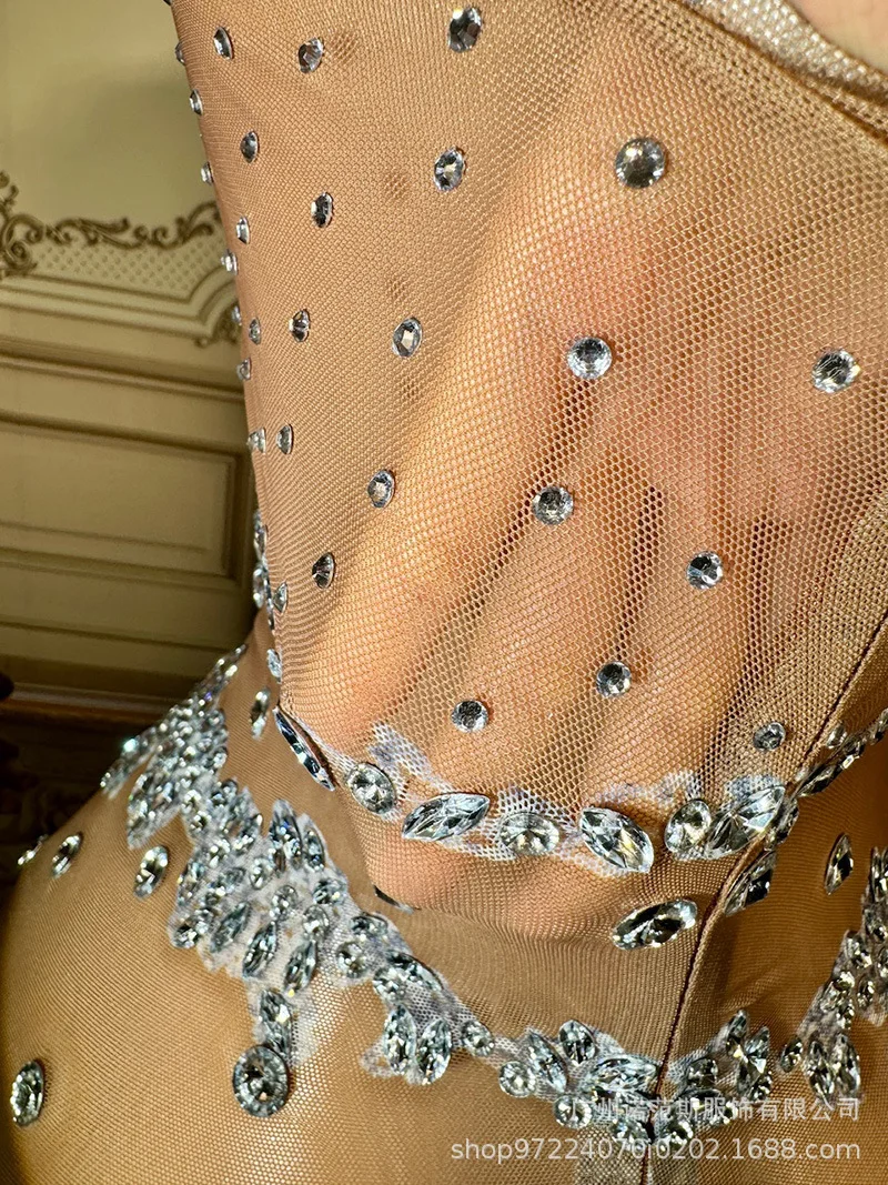 2026 مثير الحمالة مزاجه عارية الورك ملفوفة ذيل السمكة تنورة المشاركة مأدبة العروس نخب فستان عيد ميلاد ضوء فستان فاخر