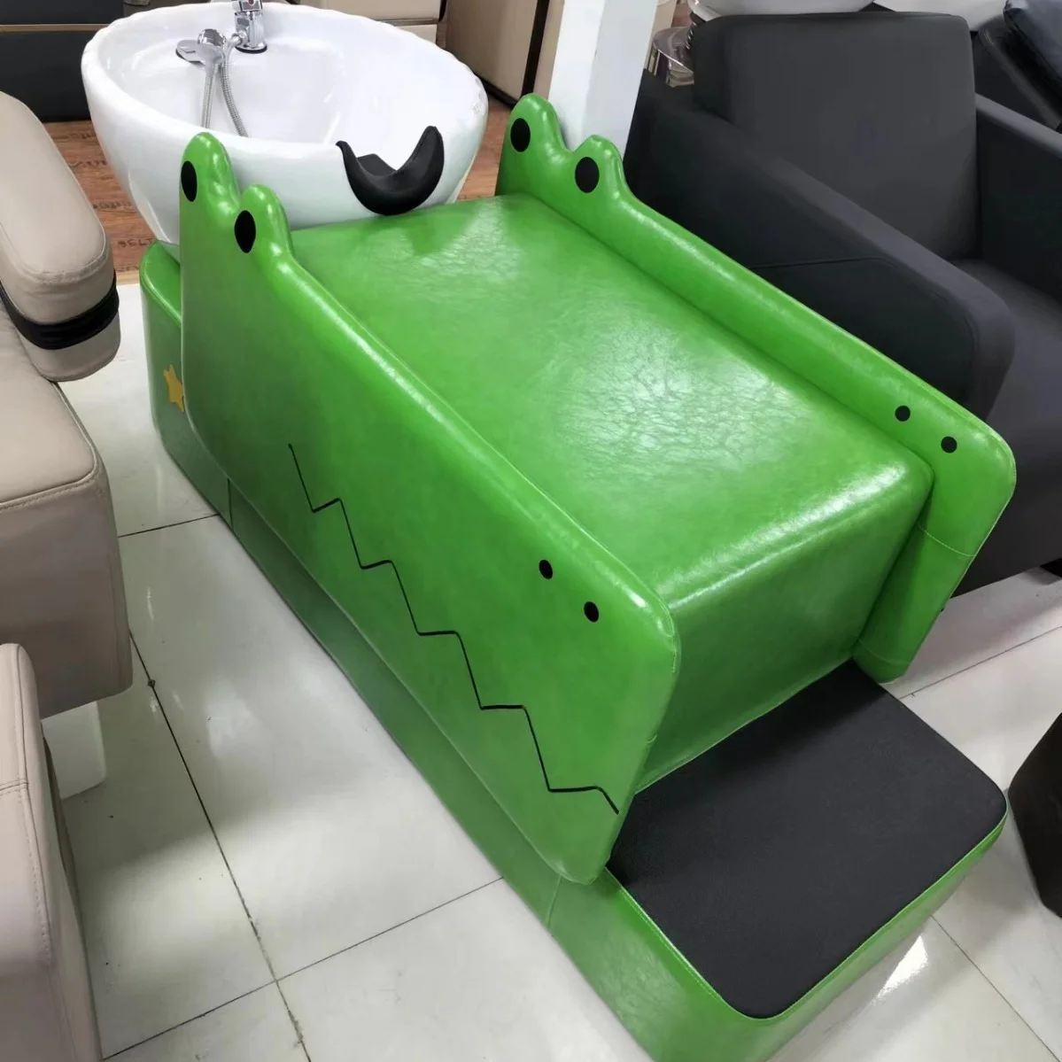工場製造の人気商品、子供用カラフルなサロンシャンプーチェア、シャンプーベッド、子供用ヘアウォッシング用サロン家具