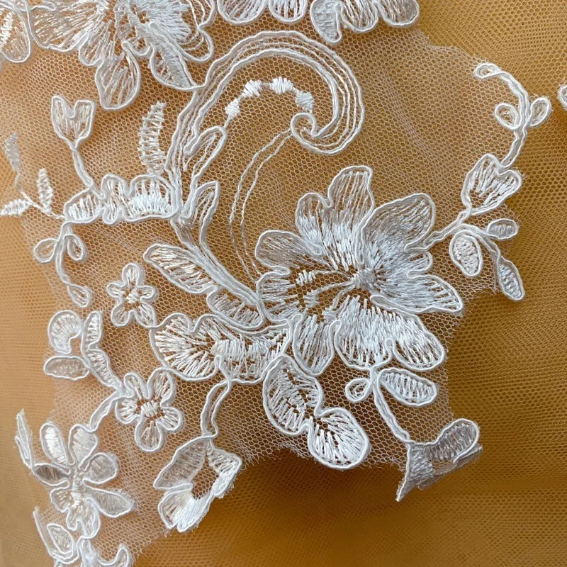 قطعتان/4 قطع، ملصق سيارة رائع من البوليستر الأبيض المطرز بالدانتيل مصنوع يدويًا وإكسسوارات تزيين فستان الزفاف