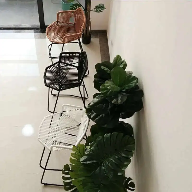 Stołek barowy w stylu nordyckim Minimalistyczny Nowoczesny Wysoki Stołek Krzesło z Rattanu Wypoczynkowe Oparcie Proste Krzesło Barowe do Domu Kreatywne Stołki Barowe