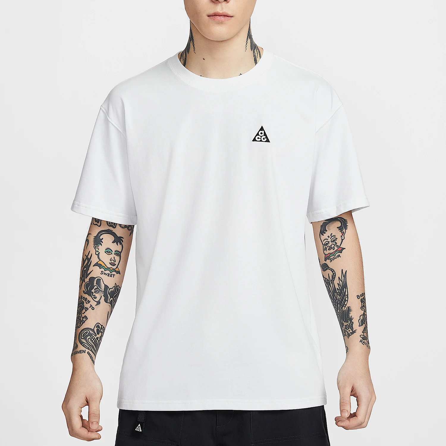 nike-genuine-acg-dri-fit-men's-lightweight-loose-short-sleeved-t-shirt-ih1289-121