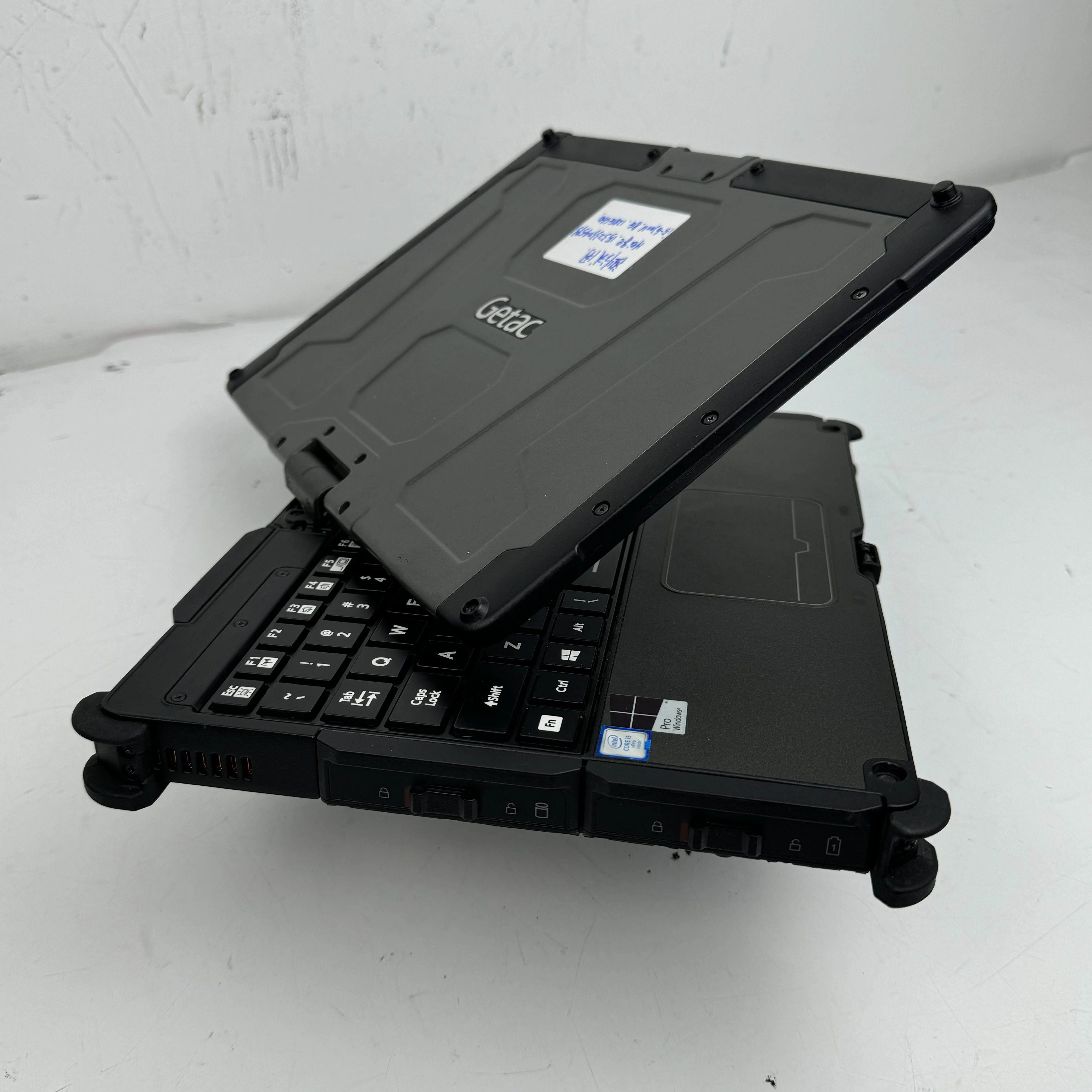 

Б/у ноутбук Getac V110 G3 I5-6300U CPU Win10 System 64Bite 2,4 ГГц 2,5 ГГц 8G Ram 256/500 ГБ Зарядное устройство для планшета с сенсорным экраном