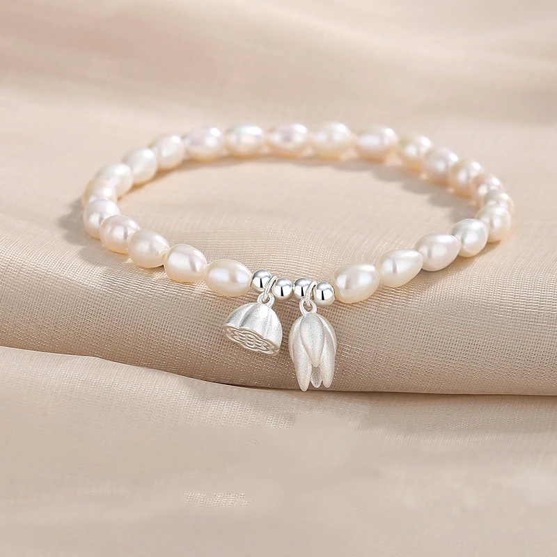 

Elegant French Style Light Luxury Pearl Bracelet Soft Heart Lotus Pendant Versatile Beaded Bracelet Women's Jewelry