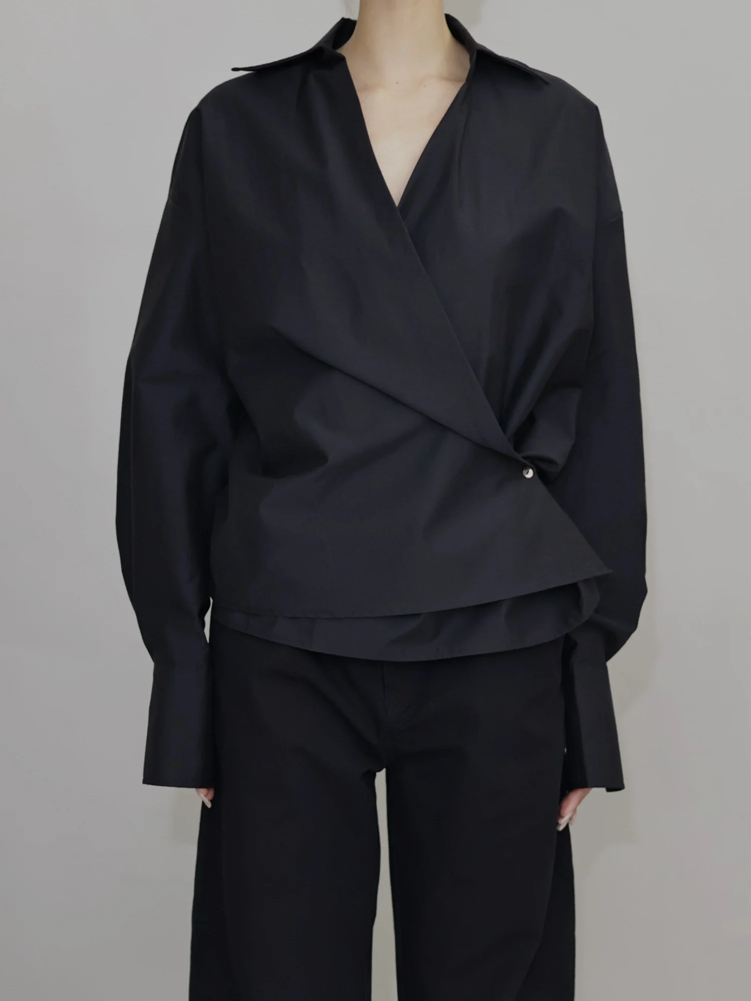 

AIRROOM Spring 2025 Pure Color Design Sensation Irregular Drapey Intellectual Style Women's Shirt Jacket Top Asymmetric Long ...