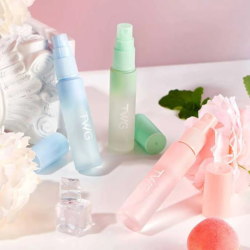 نكهة الفاكهة التنفس رذاذ منعش طويل الأمد النعناع عن طريق الفم رذاذ منعش غير مزعج تركيبة خفيفة الرعاية المعطر الصحي