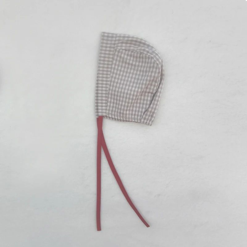 כובע משובץ בז'