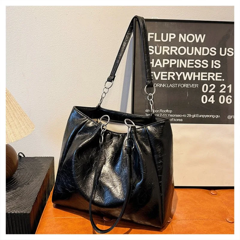 

Luxury Brand High-End Leather Women's Crossbody Bag Popular Classic Elegant Trendy Design Daily Commuter Vintage Bag​