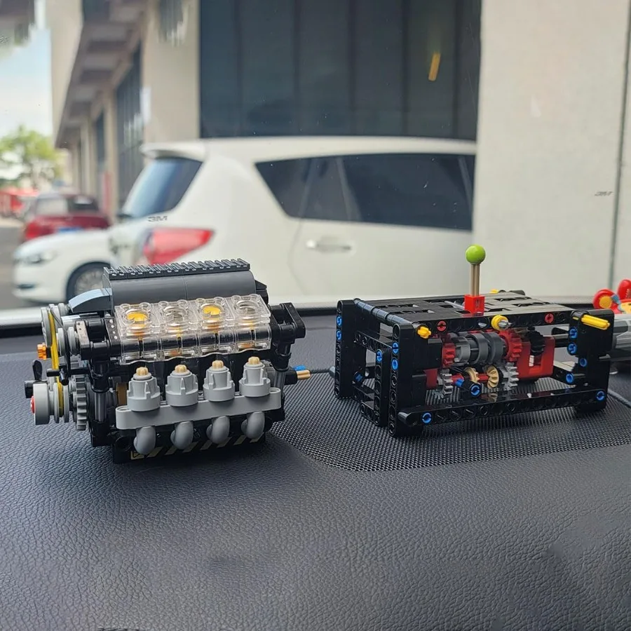 Set Blok Bangunan Mesin V8 dengan Gearbox 568 Buah Kit Pembuatan Mesin DIY Fungsi Mesin yang Berjalan Model Mesin Dinamis yang Beroperasi