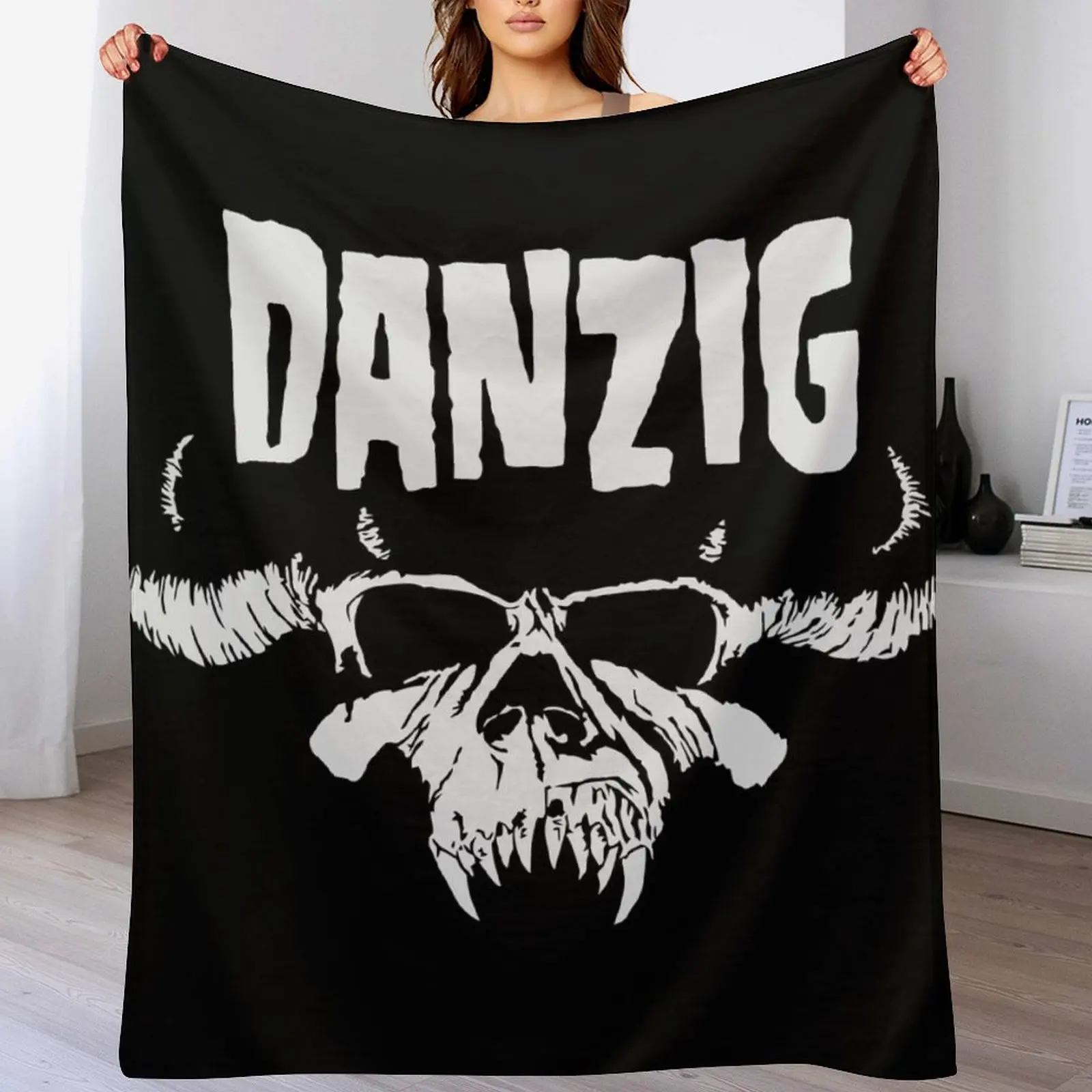 seneng-Danzig-band-awakmu Throw Blanket