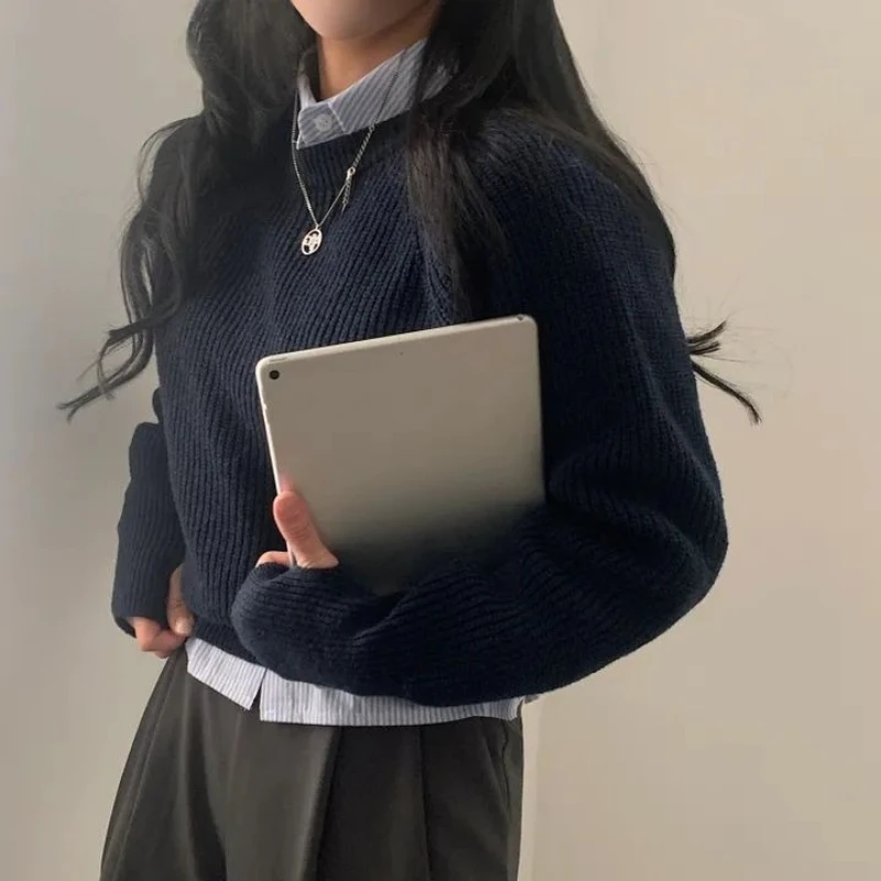 เสื้อไหมพรมถักทรงหลวมสไตล์วินเทจสำหรับผู้หญิง แขนยาว คอกลม สีพื้น สไตล์เกาหลี ลำลอง ประจำฤดูใบไม้ร่วงและฤดูหนาว ปี 2025