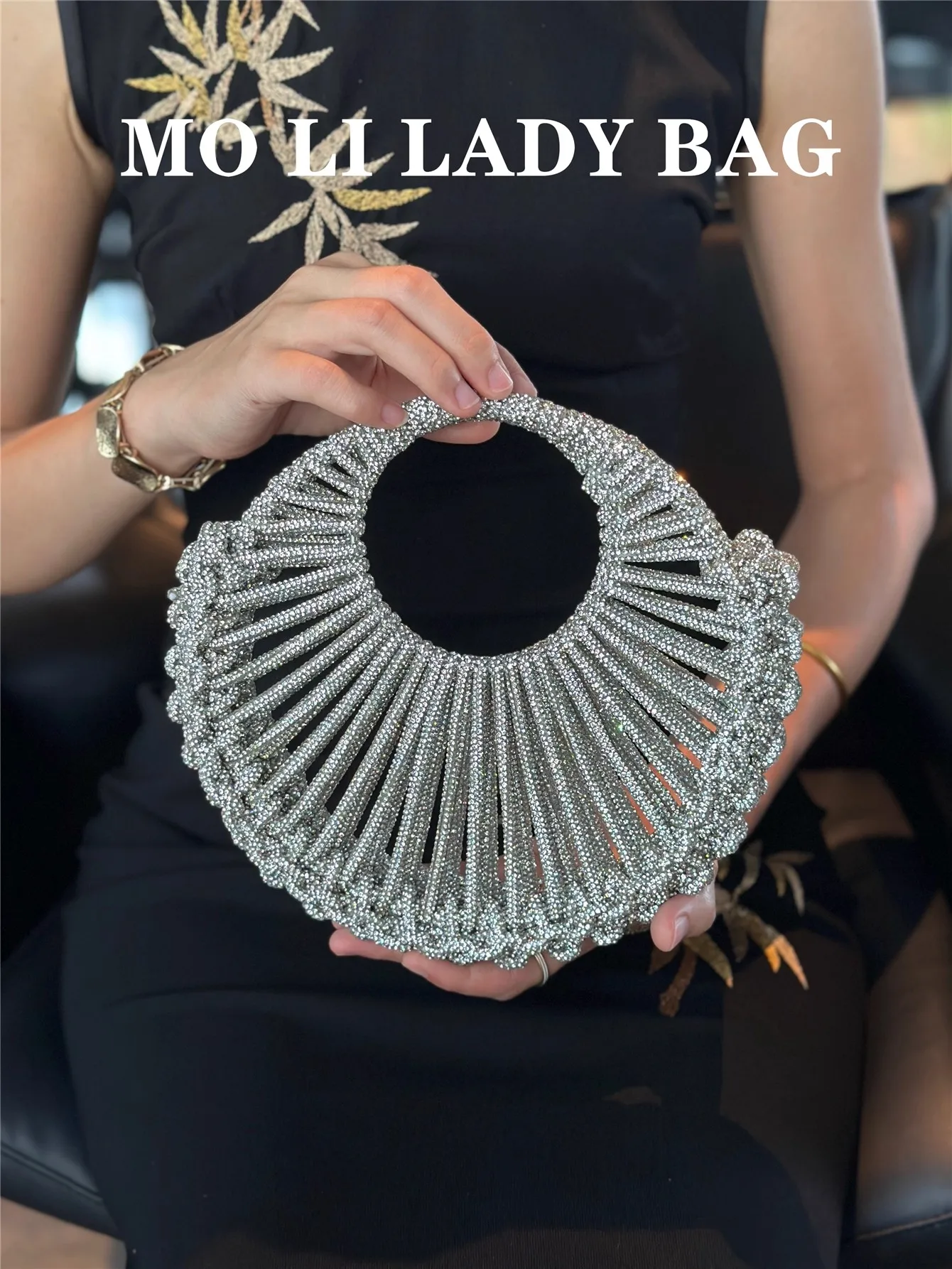 

Glitter Shiny Diamond Clutch Purse Women Handbag Luxury Handmade Circular Bag Wedding Party Banquet Bag Fashion Evening Bag