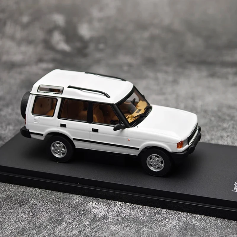 Almost Real Diecast 1:43 Scale 1994 Discovery 1 Generation Alloy Car Model Collection Decoration Boy Gift Toy Static Display