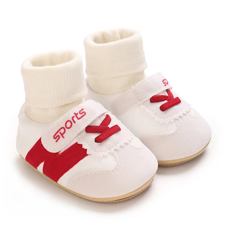 أحذية وجوارب سميكة لحديثي الولادة في الخريف والشتاء مناسبة لكل من الذكور والإناث مع كعب دافئ وغير قابل للانزلاق