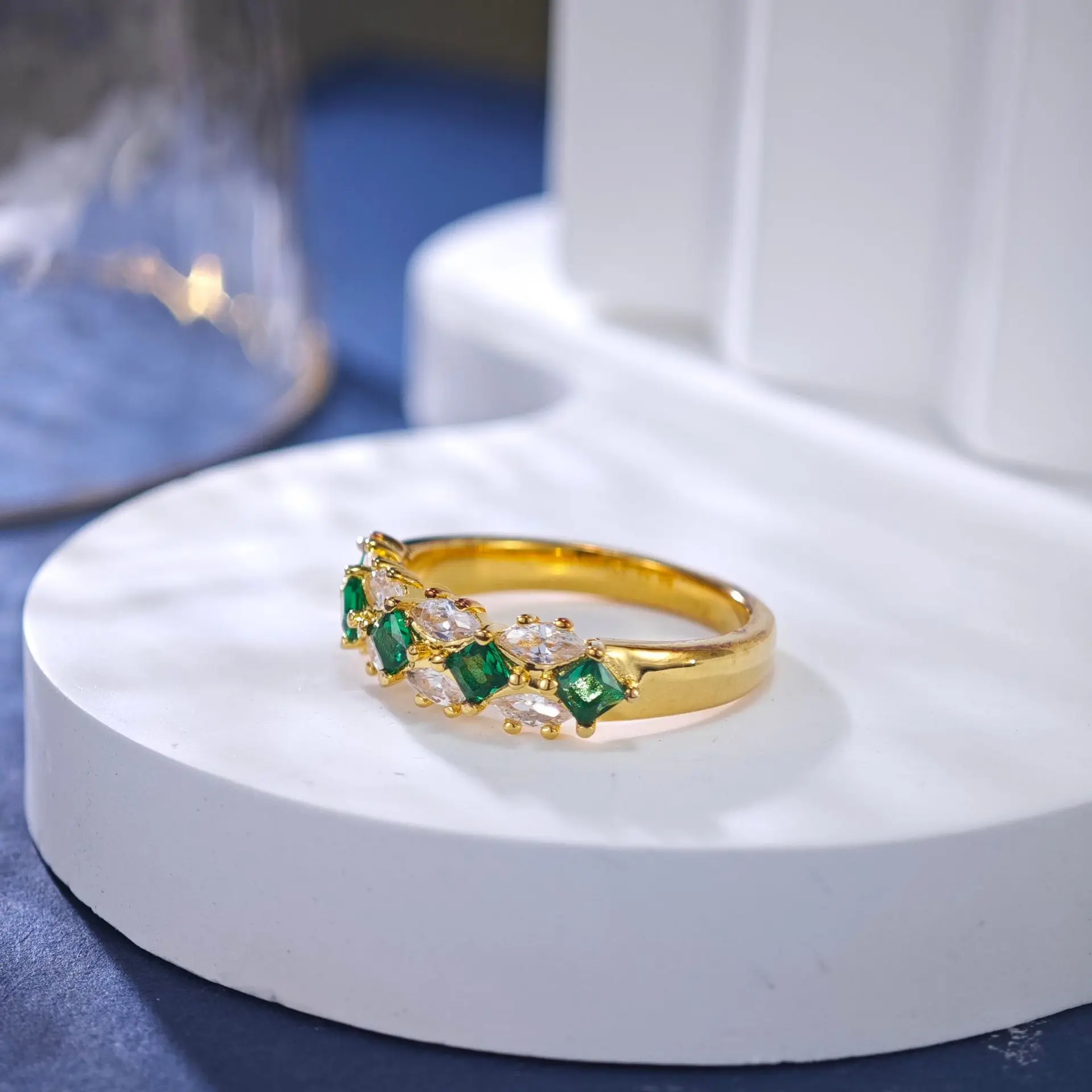 

Luxury 100% Real 18k Gold Women's Vintage Emerald Rings Moissanite Diamond Ring