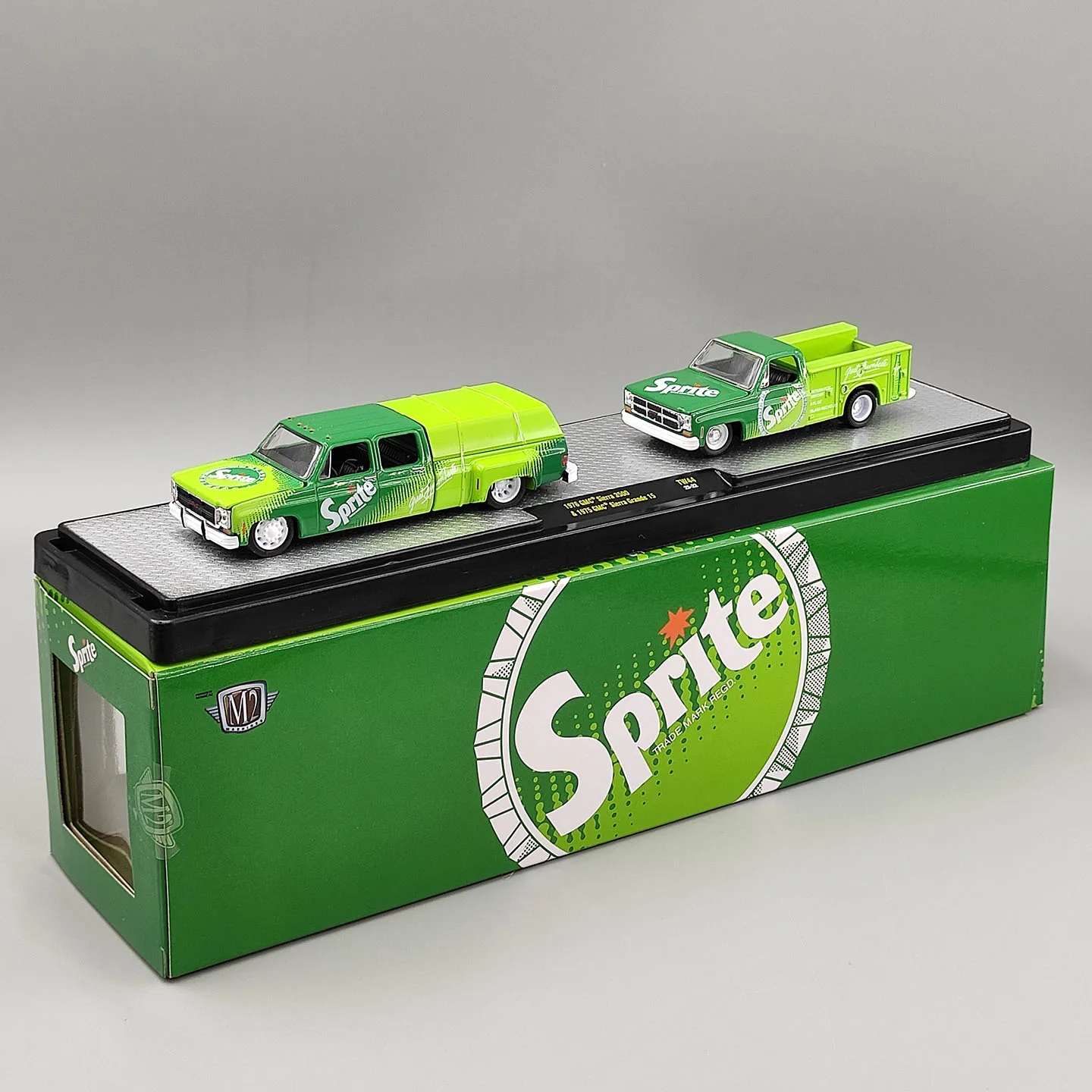 Diecast M2 1:64 Scale 1976 GMC Sierra 3500 & 1975 Grande 15 Alloy Car Model view 2