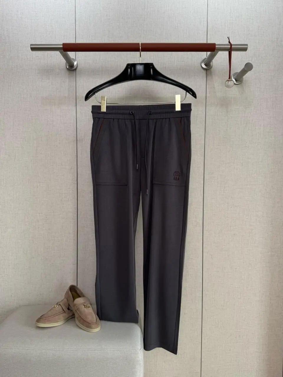 

Мужские повседневные брюки с высокой талией и завязками, цветная блузка с вышивкой, смесь полиэфирного волокна, мягкий гладкий шелк, как на ощупь