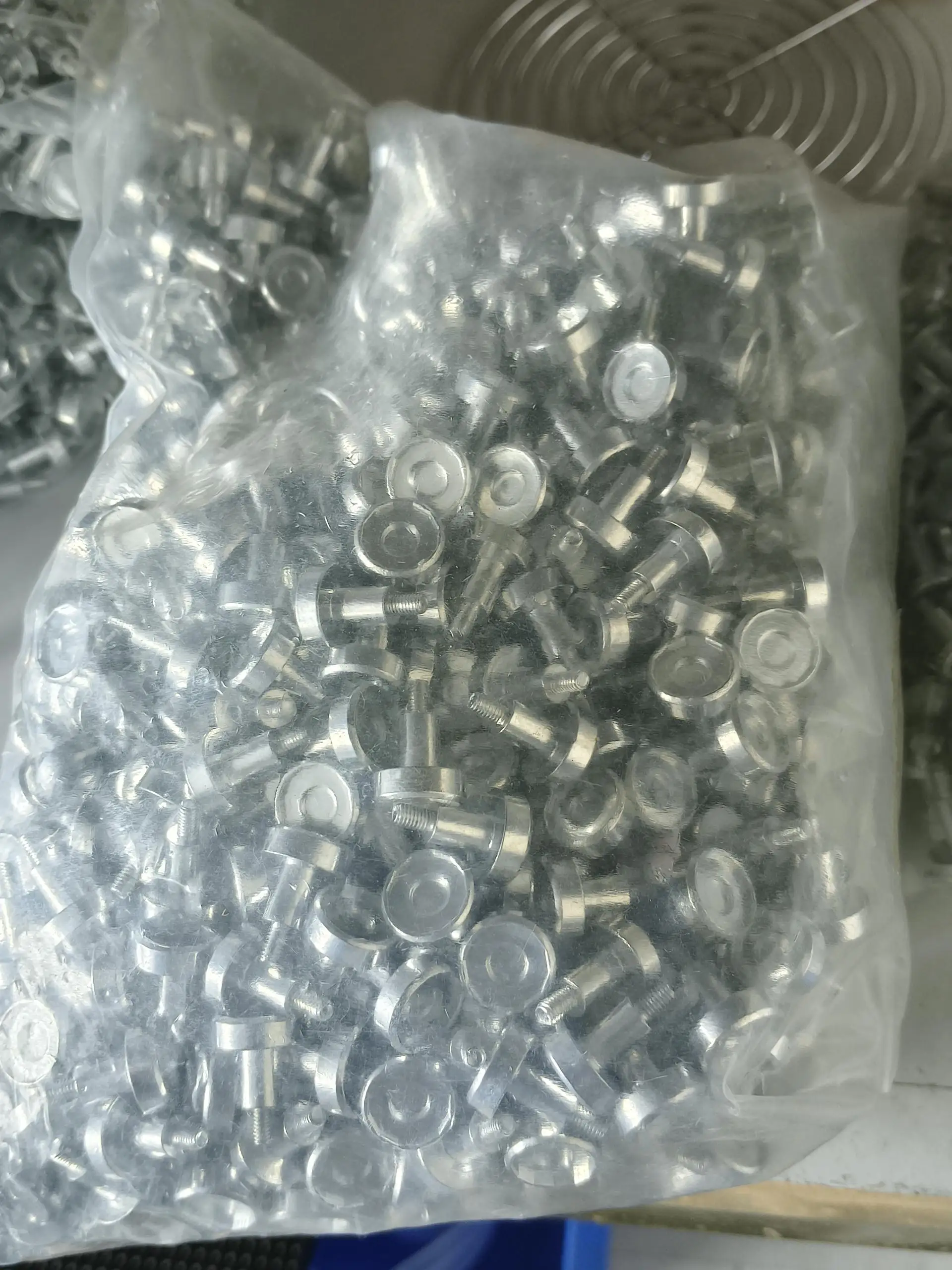 LED magnetic column led screen display