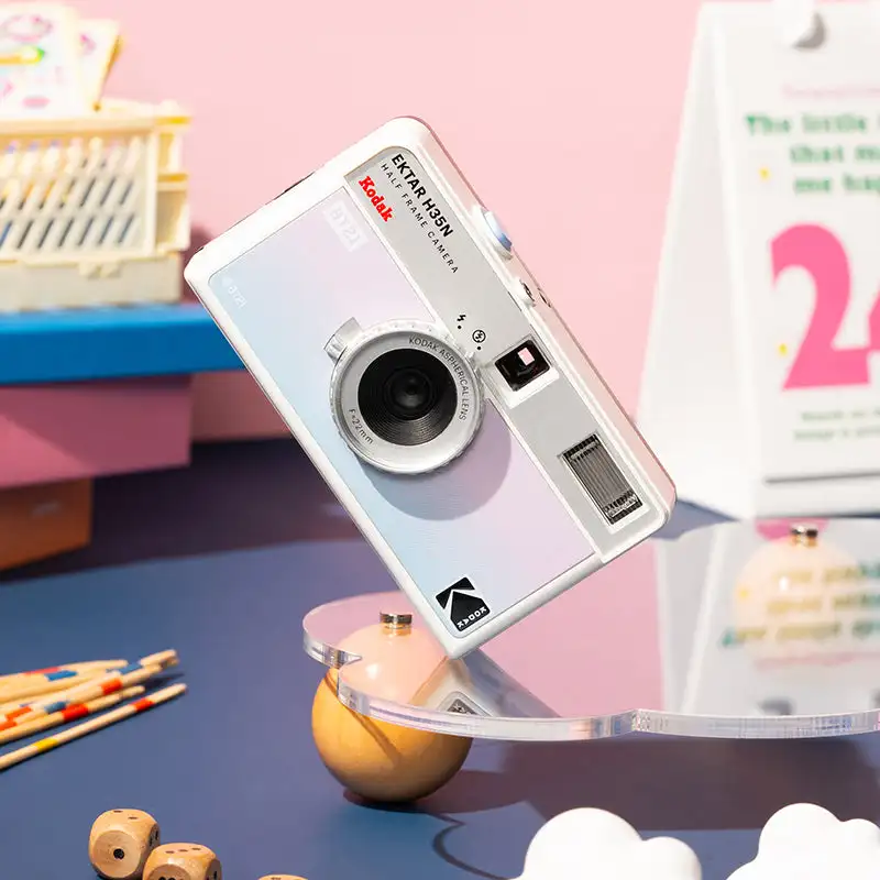 الكلاسيكية كوداك Ektar H35N x BT21 H35 طبعة محدودة نصف إطار 35 مللي متر فيلم كاميرا قابلة لإعادة الاستخدام فيلم الكاميرا مع ضوء فلاش هدية