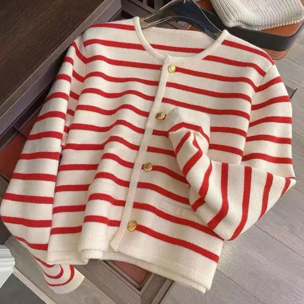 2023 White Black Striped Knitted Sweater Korean Fashion Sweater Cardigan Women Winter Short Cardigan Long Sleeve Knitwear