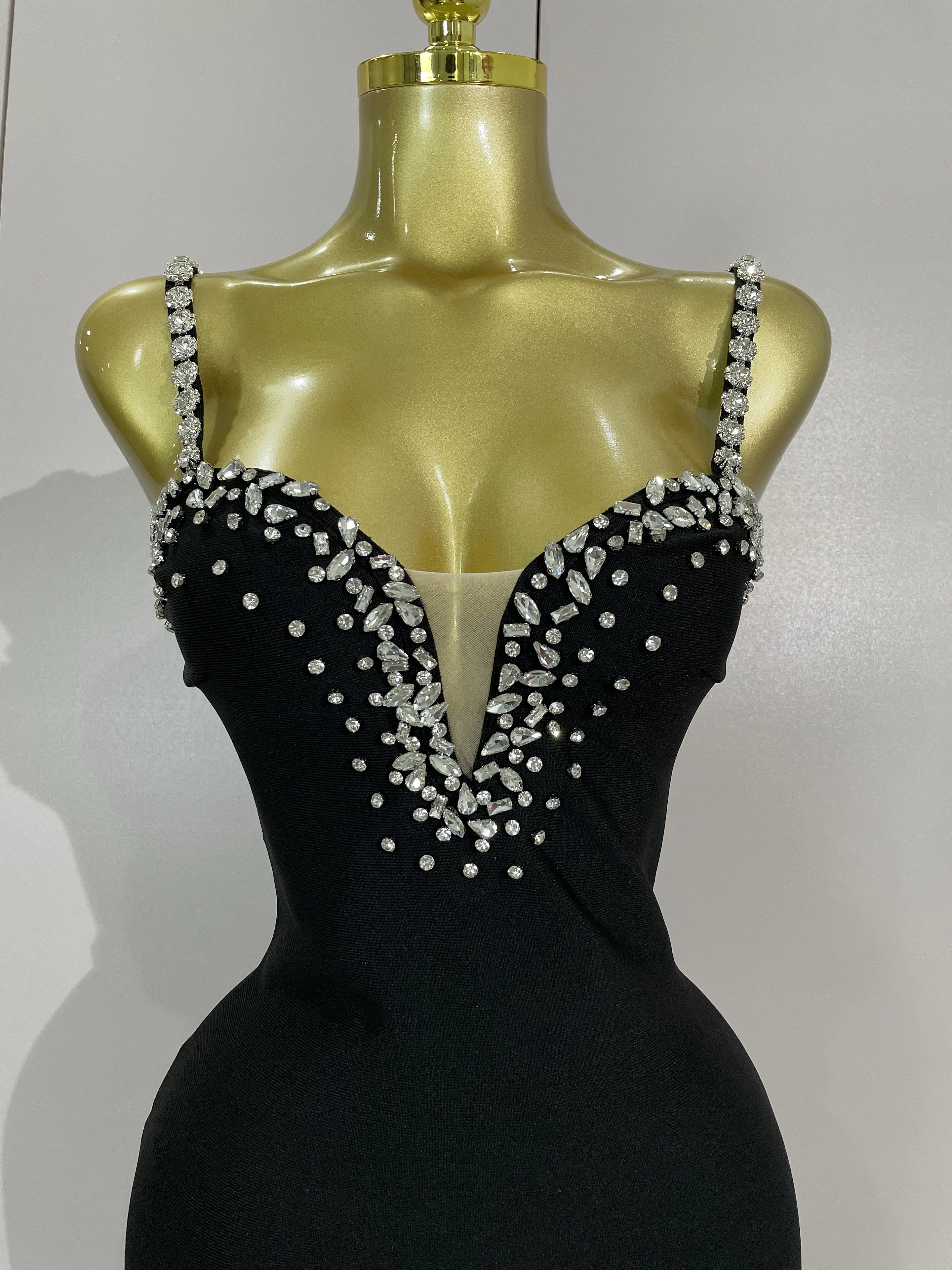 Luxe cristal Sexy licou col en v noir Mini moulante robe de pansement femmes célébrité soirée bal Club élégant fête d'anniversaire porter