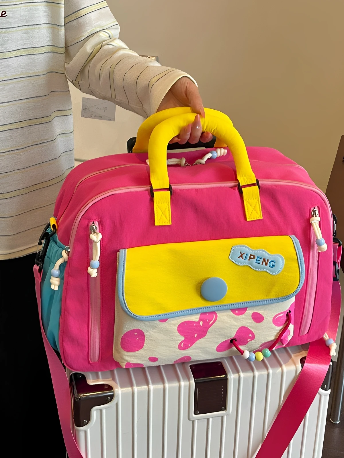 fashionable-large-capacity-travel-bag-women's-sports-fitness-bag-handheld-crossbody-lightweight-swimming-exercise-bag