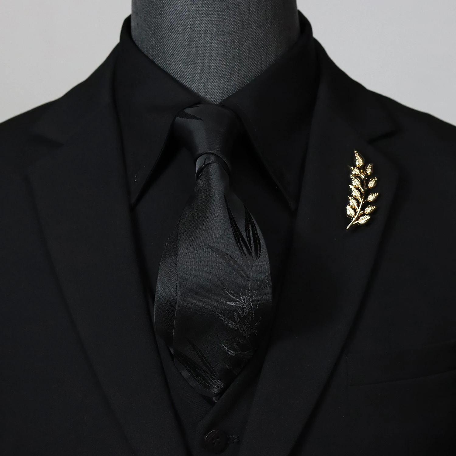 黒の刺繍模様ビジネスシャツ、結婚式新郎用高級感タイ、男性用新作中華風フォーマルドレススーツ