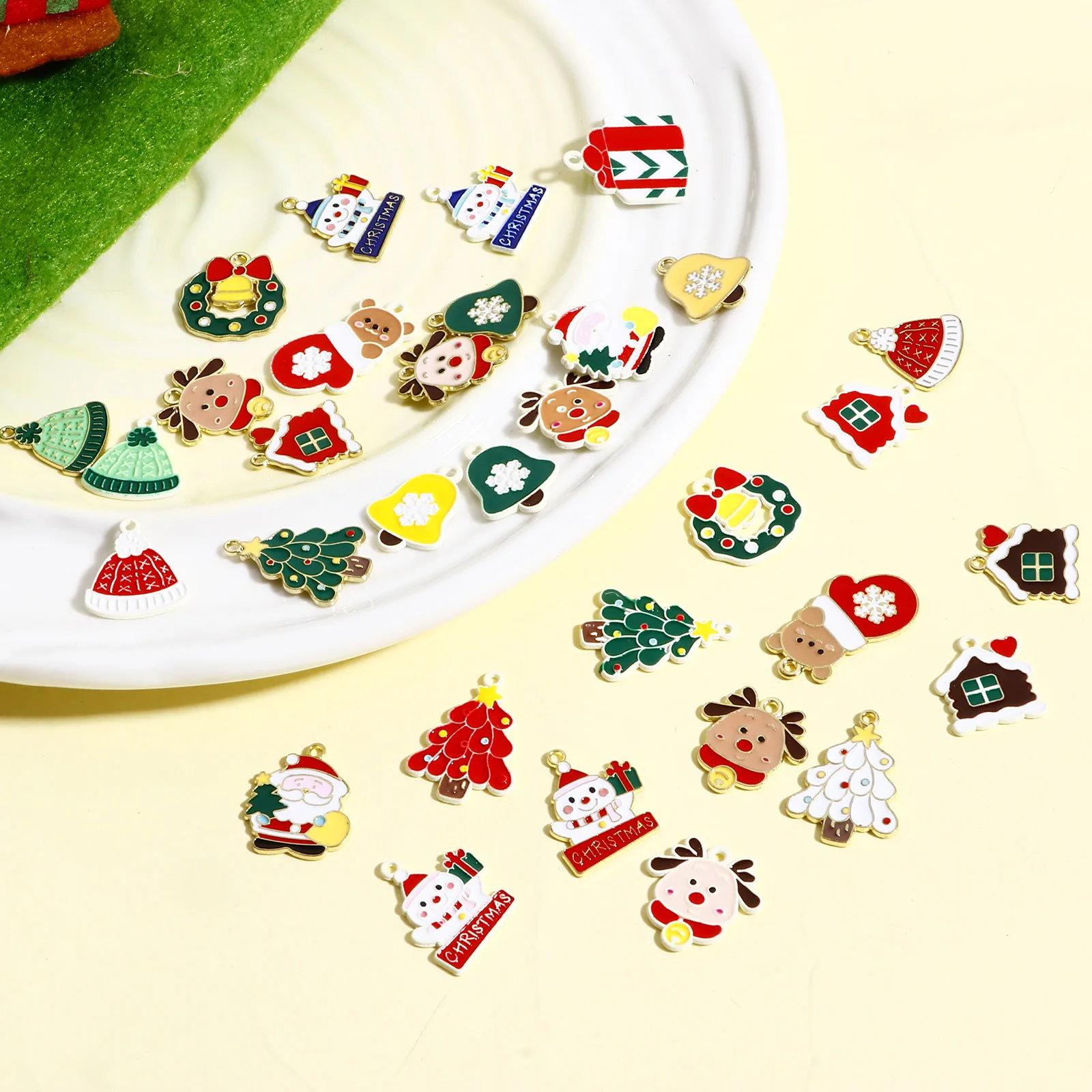 10pcs New Cute Cartoon Christmas Charms Multicolor Enamel Santa Claus Elk Tree Pendants DIY Necklace Earrings Chirstmas Jewelry