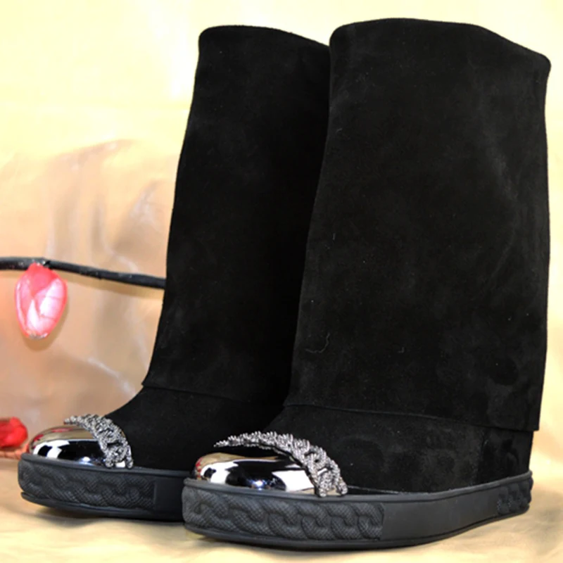 

Женские замшевые ботинки на танкетке с металлическим декором, каблук 8 см, увеличение роста, двойное использование, с цепочками и складками