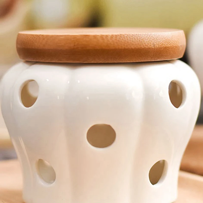 AT69 -Creative Ceramic Storage Cans Garlic Ginger Storage Tank Jar Bamboo Cover Kitchen Organizer Tools Home Decoration Accessor