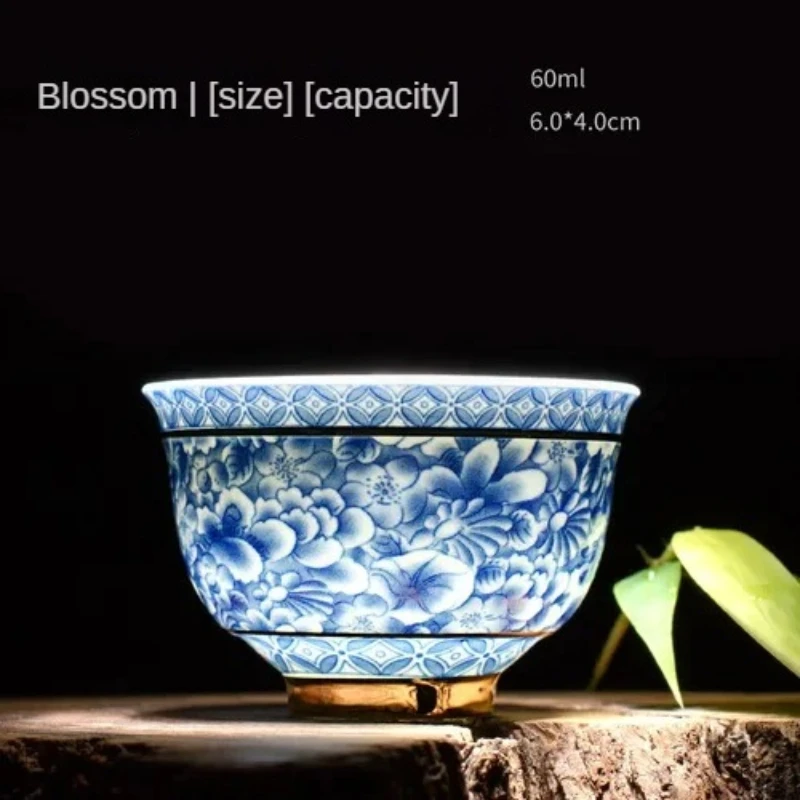 1pc Blue and white porcelain tea cup retro master cup small tea bowl ceramic kung fu  set Phnom Penh tea bowl single cup