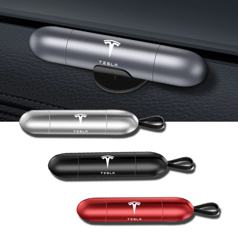 

Car Safety Hammer Emergency Window Breaker Seat Belt Cutting Machine Accessories for Tesla Model 3 Model Y 2020 Keychain Styling