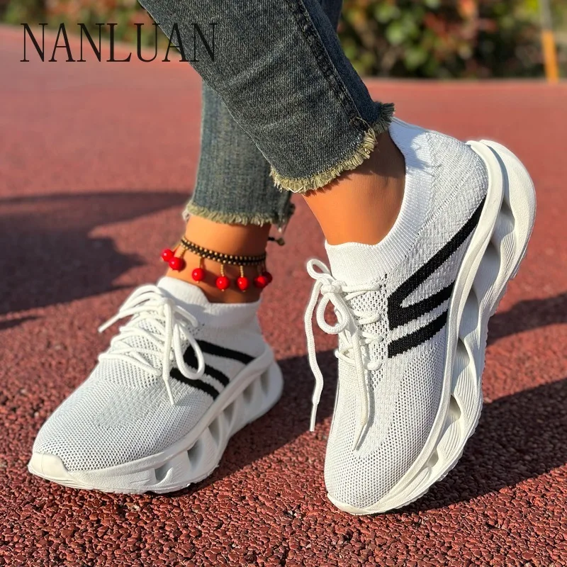 

2024 Boutique Autumn Casual Lace-up Women's Shoes Comfortable Thick-soled Breathable Shoes Simple 36-43 Large Size Shoes