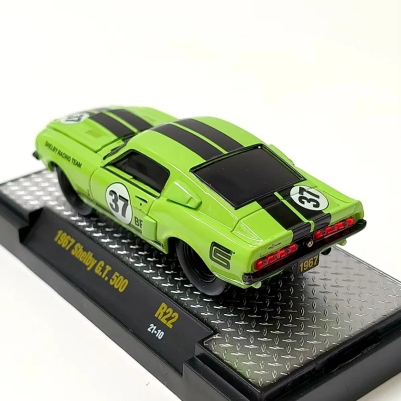 M2 1:64 스케일 쉘비 GT500 스포츠카 합금 시뮬레이션 자동차 모델 정적 컬렉션 장식 휴일 선물 장난감 기념품 선물