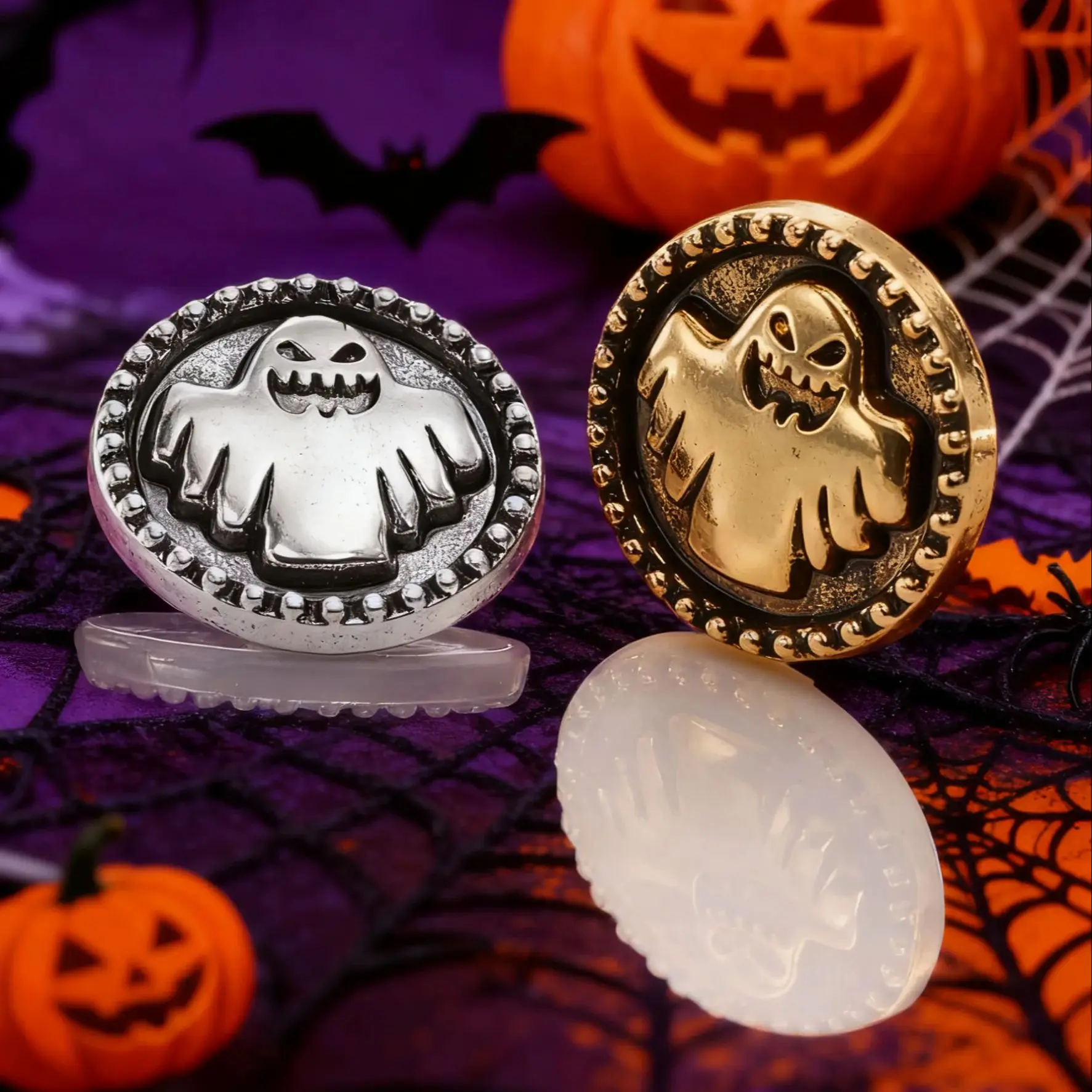 

10pcs/20pcs Halloween Style round Ghost Devil Metal Buttons for Various Costumes Versatile Cosplay Compatible
