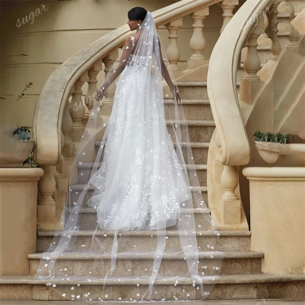 فساتين زفاف على شكل حرف V للعروس فستان زفاف سباغيتي مزين بالدانتيل وزر خلفي مصمم فساتين الزفاف سويب تراين