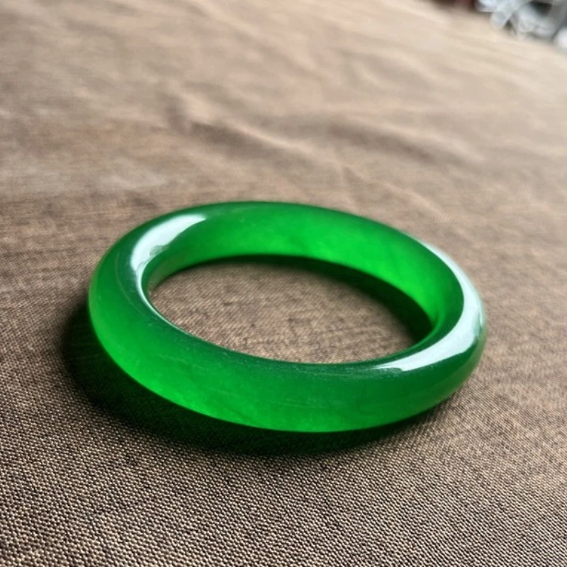 Natural Round Strip Green Quartzite Jade Bracelet