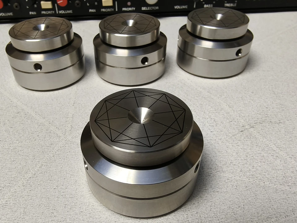 Edelstahl-Keramikkugel-Isolationsfüße, Stoßdämpfende Spike-Pads für Standlautsprecher, Verstärker und CD-Player – Detail 4