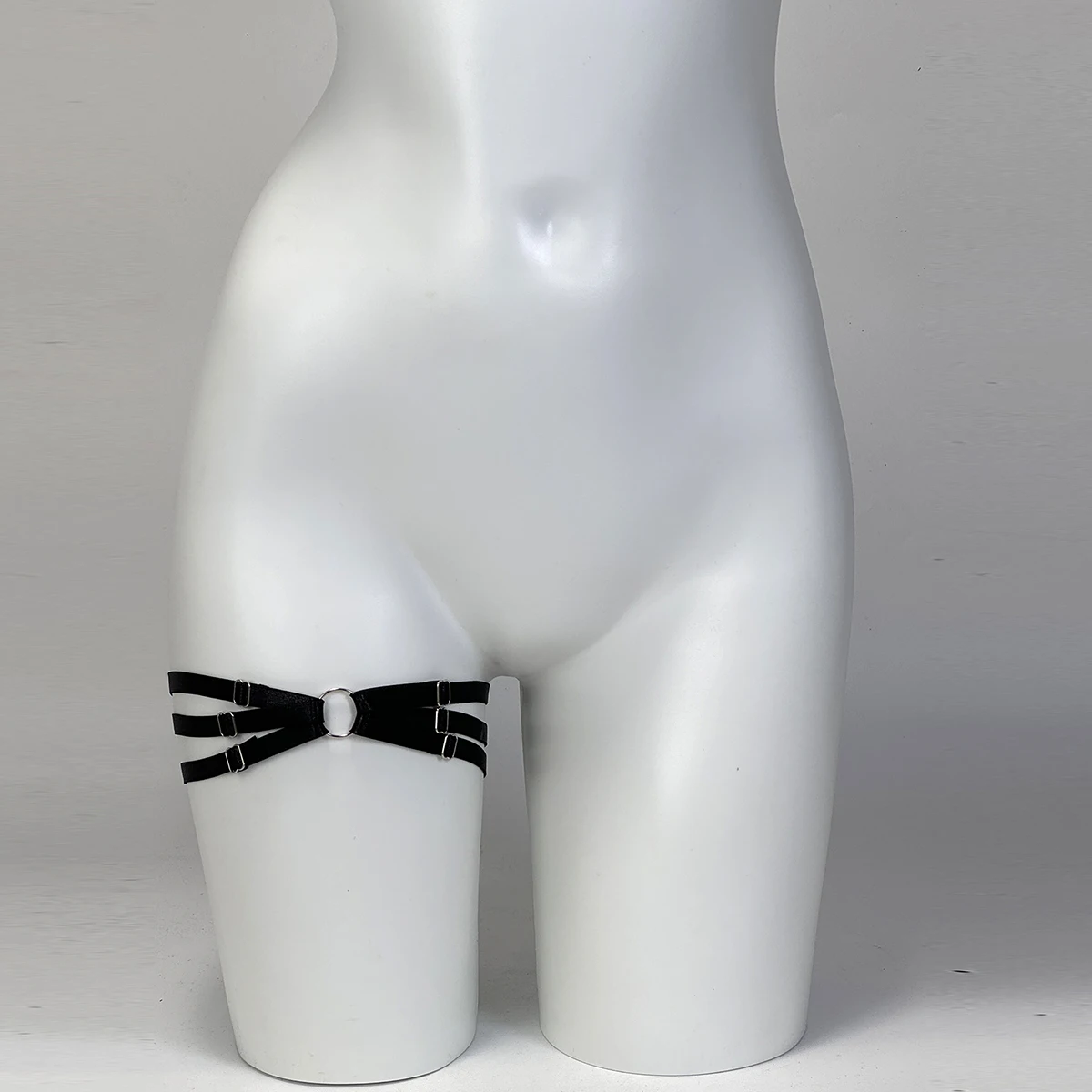 السيدات الأسود مطاطا الساق الديكور حزام قابل للتعديل مثير الفخذ الدائري اليومية عطلة حزب الملحقات لوليتا يقترن