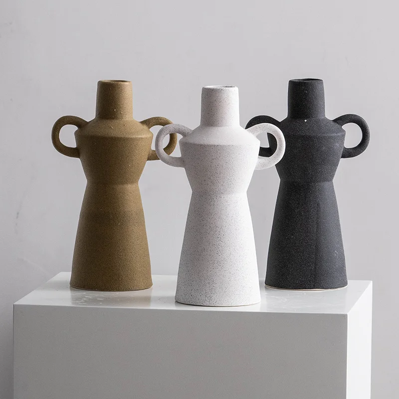 

Ceramic flower vase - A niche Instagram art and creative water-grown flower arrangement and decorative piece.