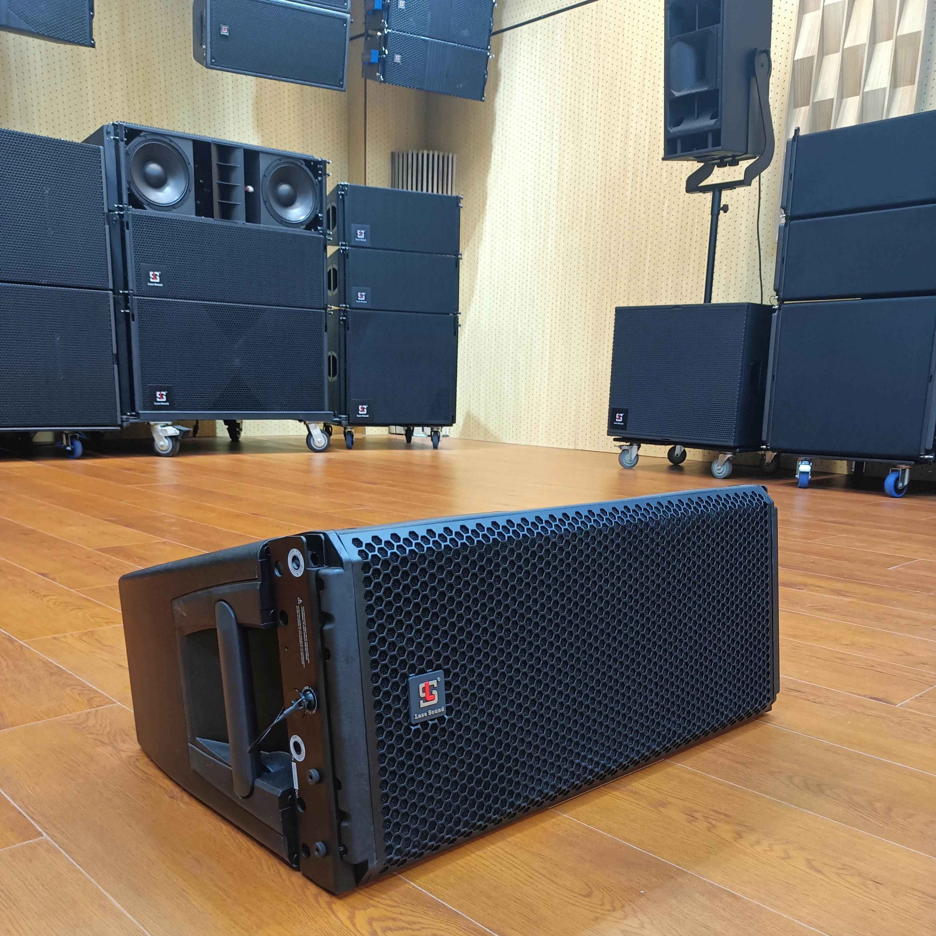 

2026 Hot-selling 30AA Dual 10-inch Line Array Speaker Professional Plastic Cabinet PA System Speaker Professional Grade