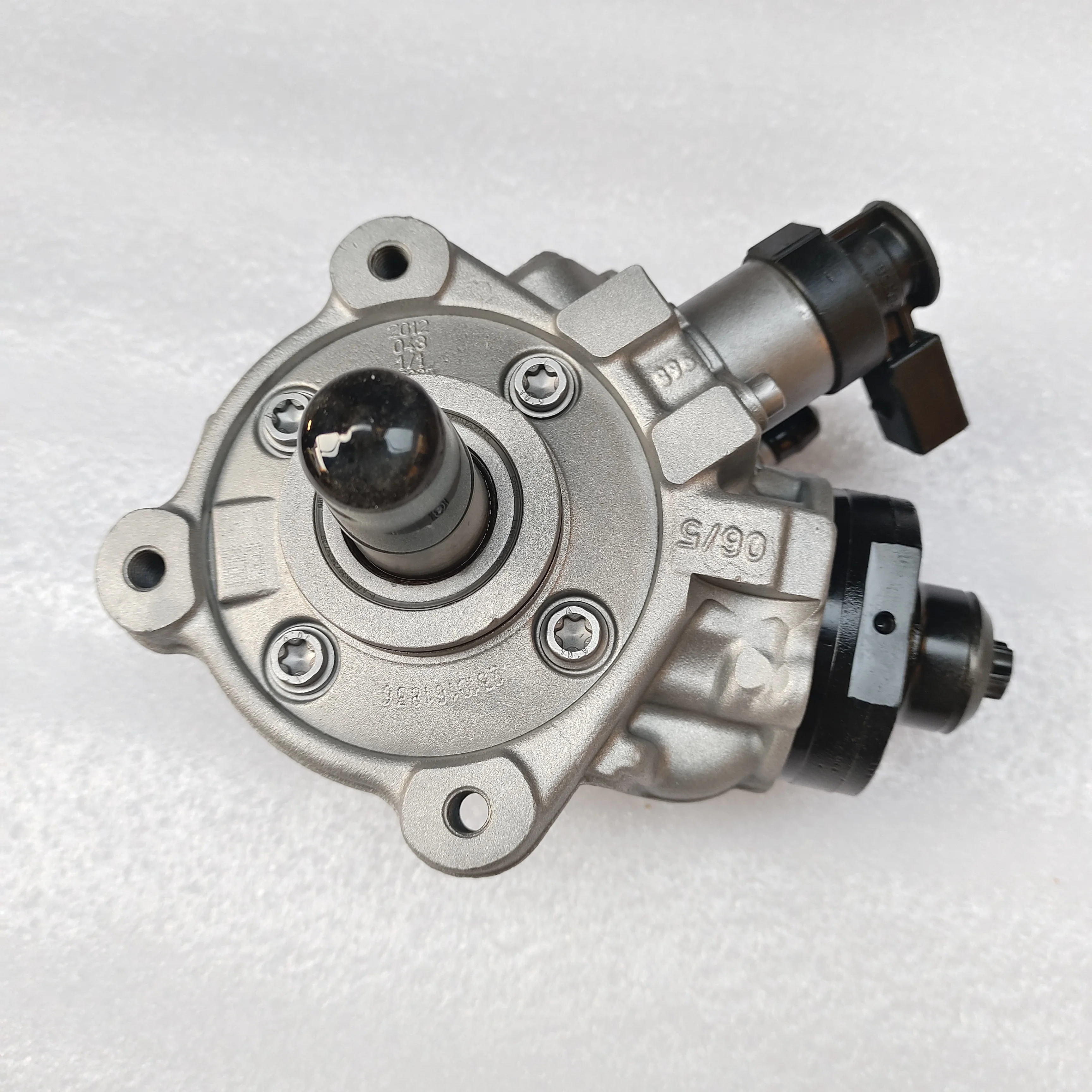 

Fuel Pump 03L130755 0445010507 03L130755A 0445010543 for VW Skoda 2.0 TDI Parts